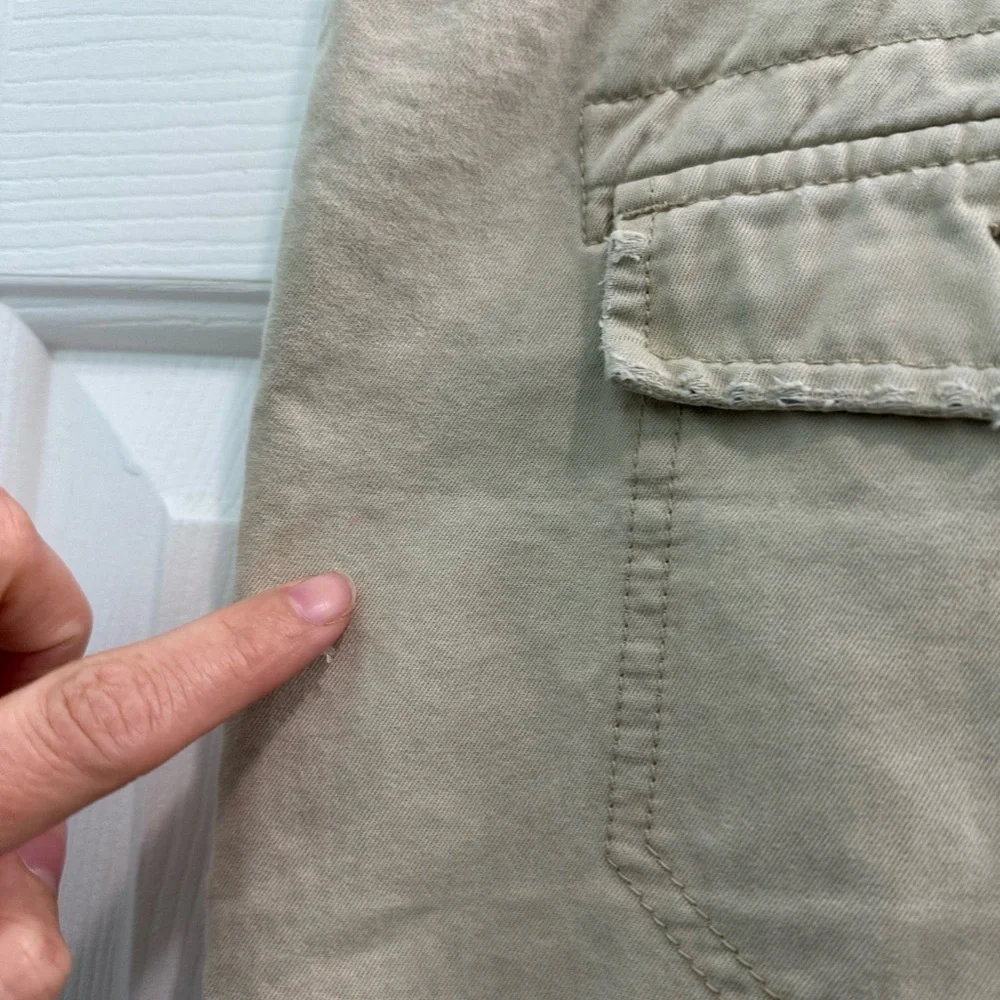 Old Navy Women's Size 10 Chino Khaki Flat Front Shorts - Picture 14 of 14